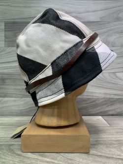 Burberry Bucket Hat (Size: Large) (A1D021961)