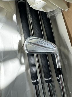 Titleist T-200 (4-p) STIFF