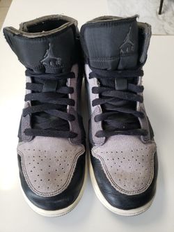 Jordan 1 Mid, Size 7y, Grey/black 