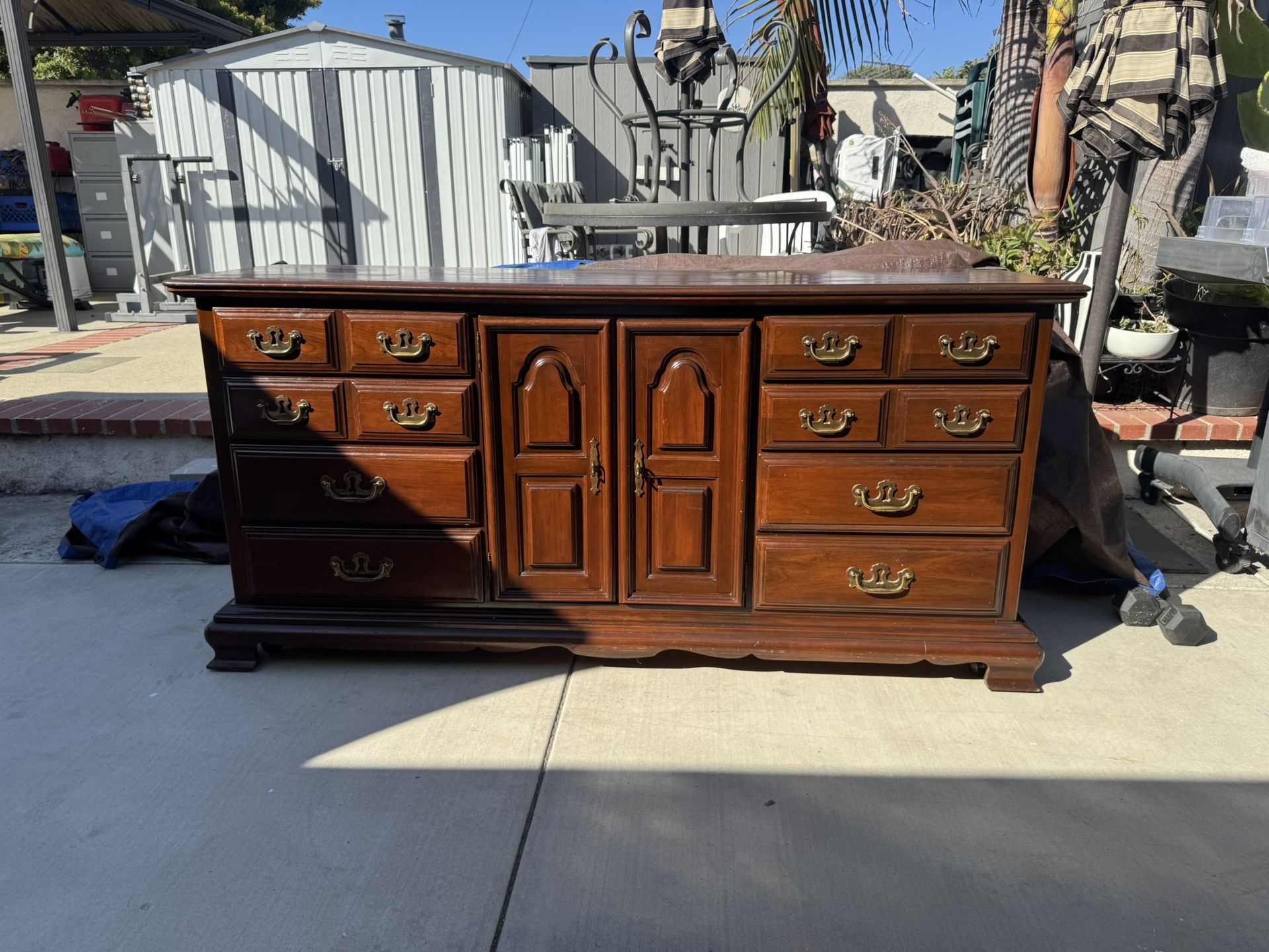 Dresser