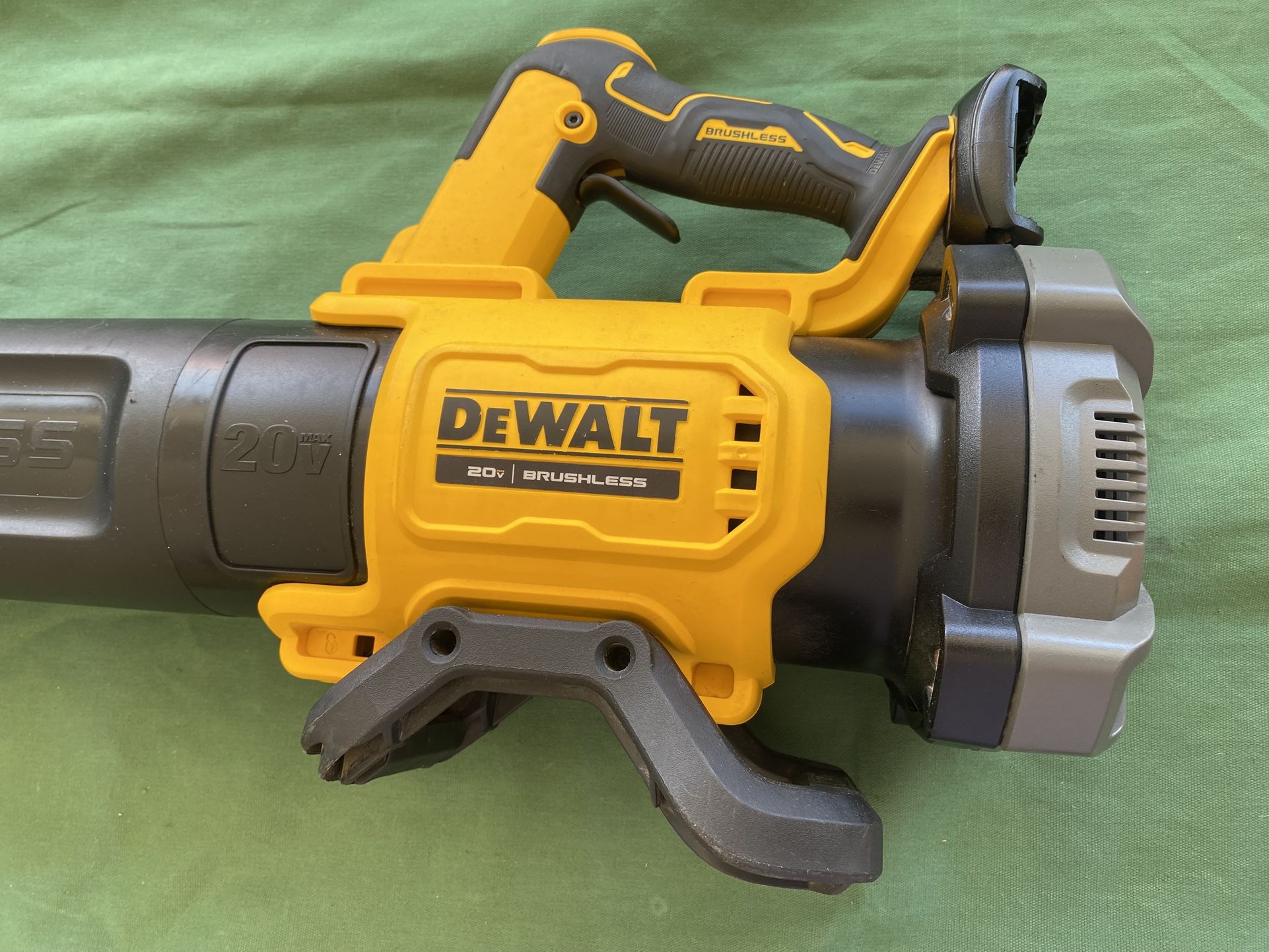 DEWALT DCBL722B 20V MAX XR Li-Ion Handheld Blower (Tool Only)