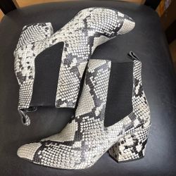 Snakeskin print ankle boots