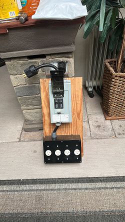 Off grid 240 V power panel