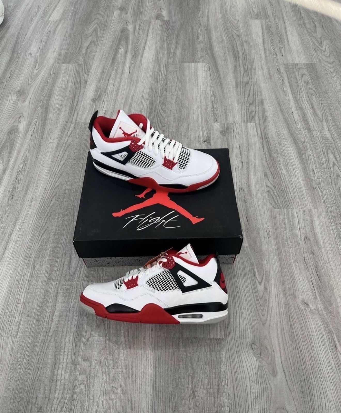 Jordan 4 Retro Fire Red Men Size 13 New