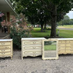 Dresser Set 