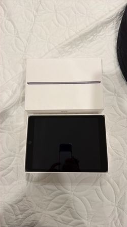 Apple iPad 9th Generation 64GB - Space Gray (Wi-Fi + Cellular) Open Box