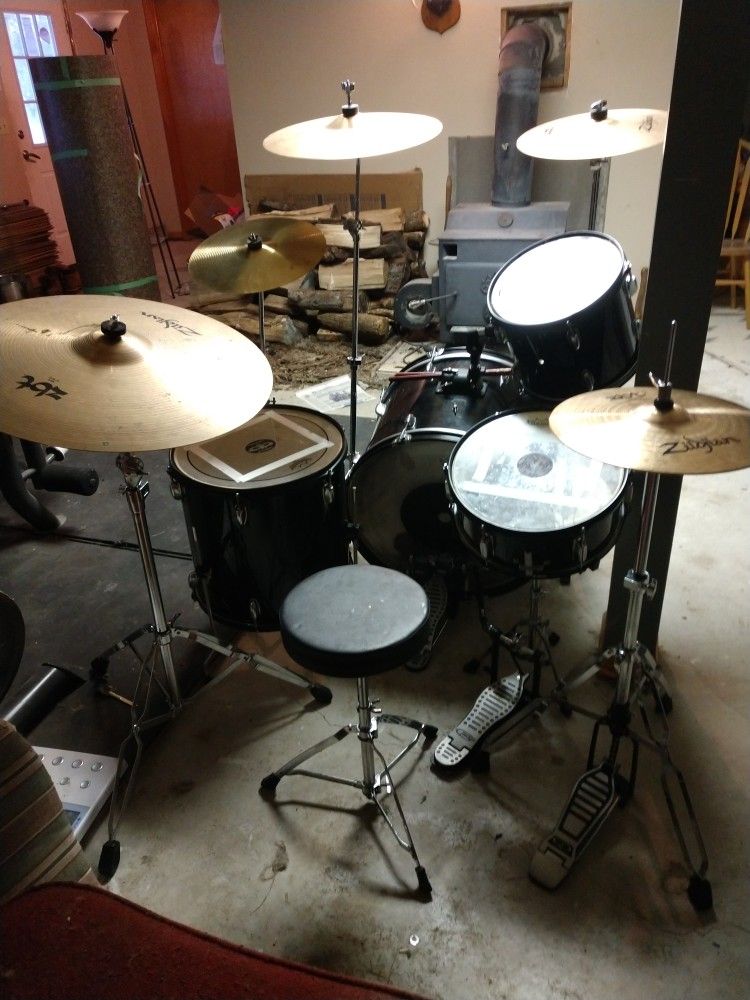 REMO 8 PIECE BLACK DRUM KIT