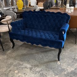 Loveseat Settee French Style Moon Blue Velvet Deep Tufted NEW -57x27x37”J- Home / Office- Delivery 🚚 