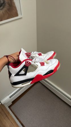 10.5 men fire red Jordan 4 used! 2020