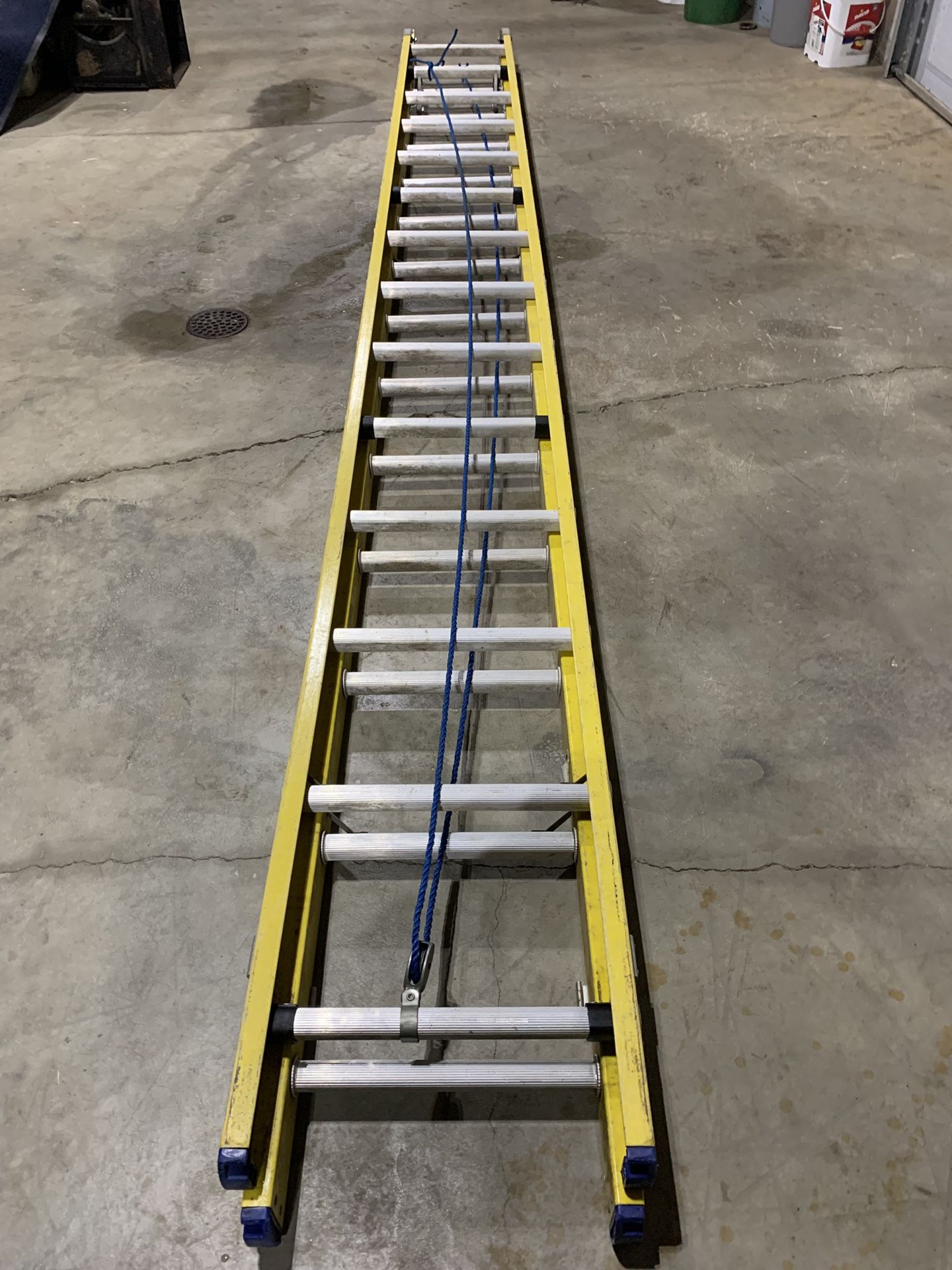 28’ Fiberglass Extension Ladder