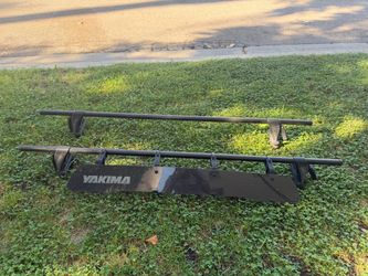 Yakima Q Towers System with WindShield
