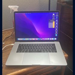 2017 MacBook Pro 16GB Ram, 512 Gb Memory, 15 Inch
