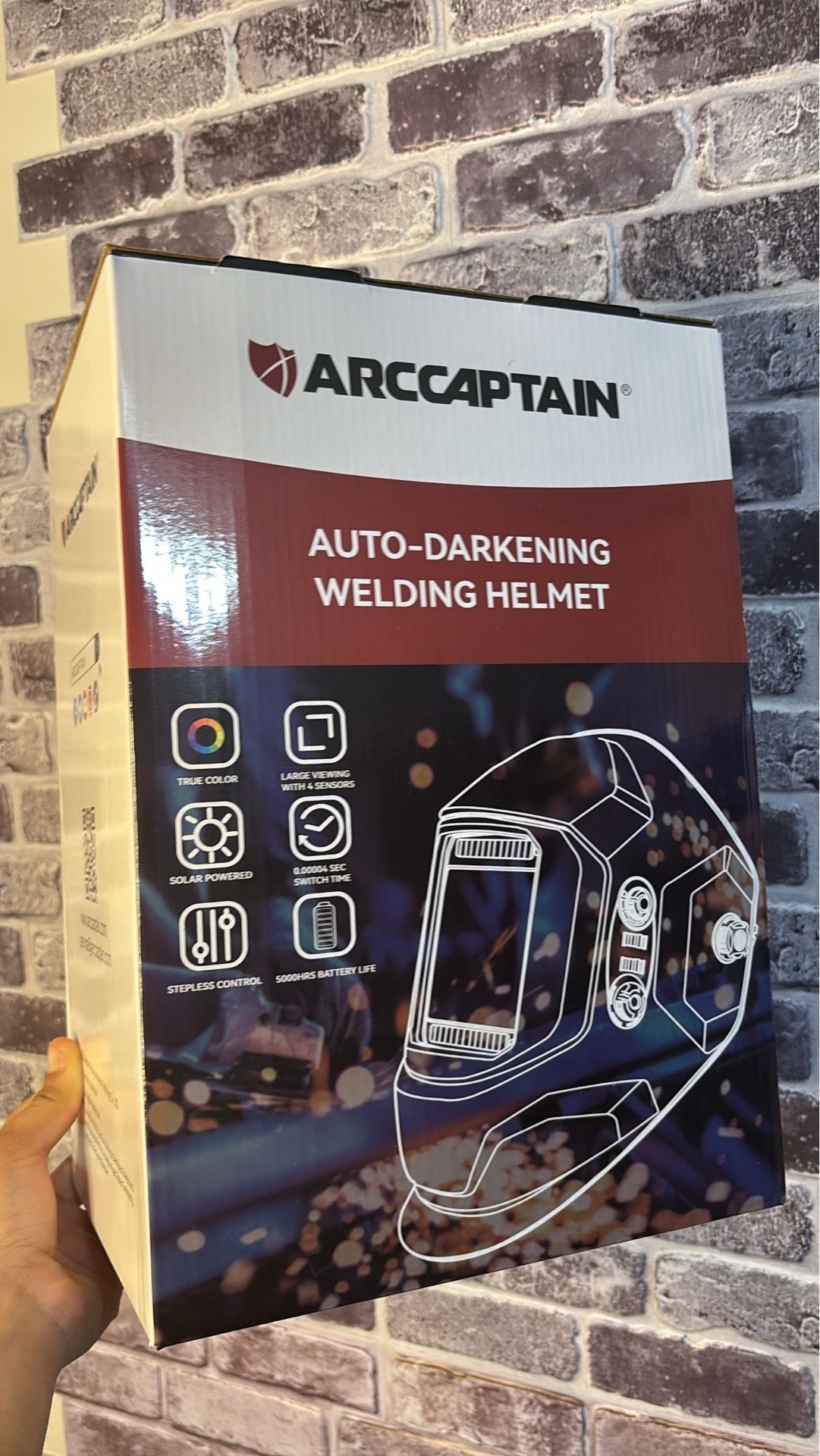 Welding helmet