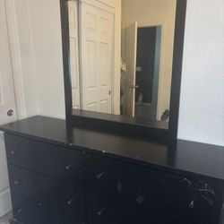 Dresser with mirror 