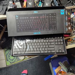 Logitech Pro Keyboard With GX Blue Switches