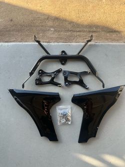 GLOSS BLACK SIDE SPOILER PANEL FAIRINGS WITH SUPPORT BRACKET FOR '23.5-'26 HARLEY ROAD GLIDE