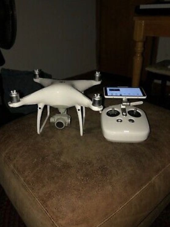 Dji phantom 4 drone