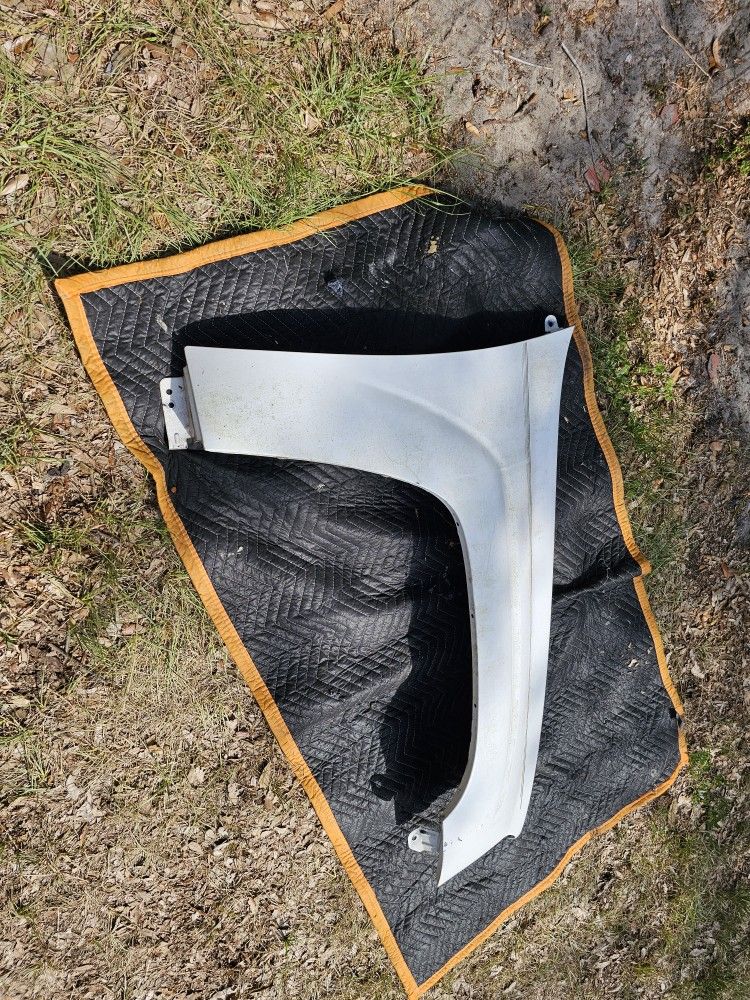 Passenger Side Front Quarter Panel 04 Trailblazer