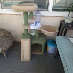 Water Drink & Cat Thing Brand New 