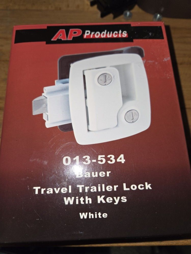 Bauer RV Door Lock. BNIB W/Keys