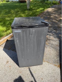 Free! Mini fridge