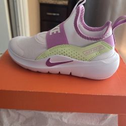 Nike girl tennis shoes