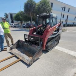 Takeuchi TL8 Track Skid Steer