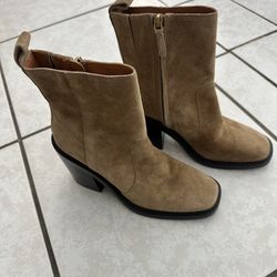 TORY BURCH Lady Boots Size 8 $80 Practically New 