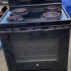 GE - Electric stove  / oven  ( the power cord is not included )