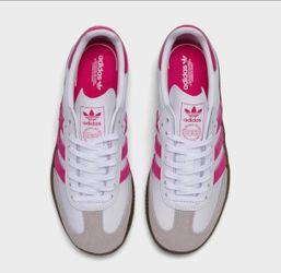 White/Magenta Sambas