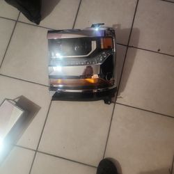2018 Chevy Silverado 1500 Front Left Head Light 