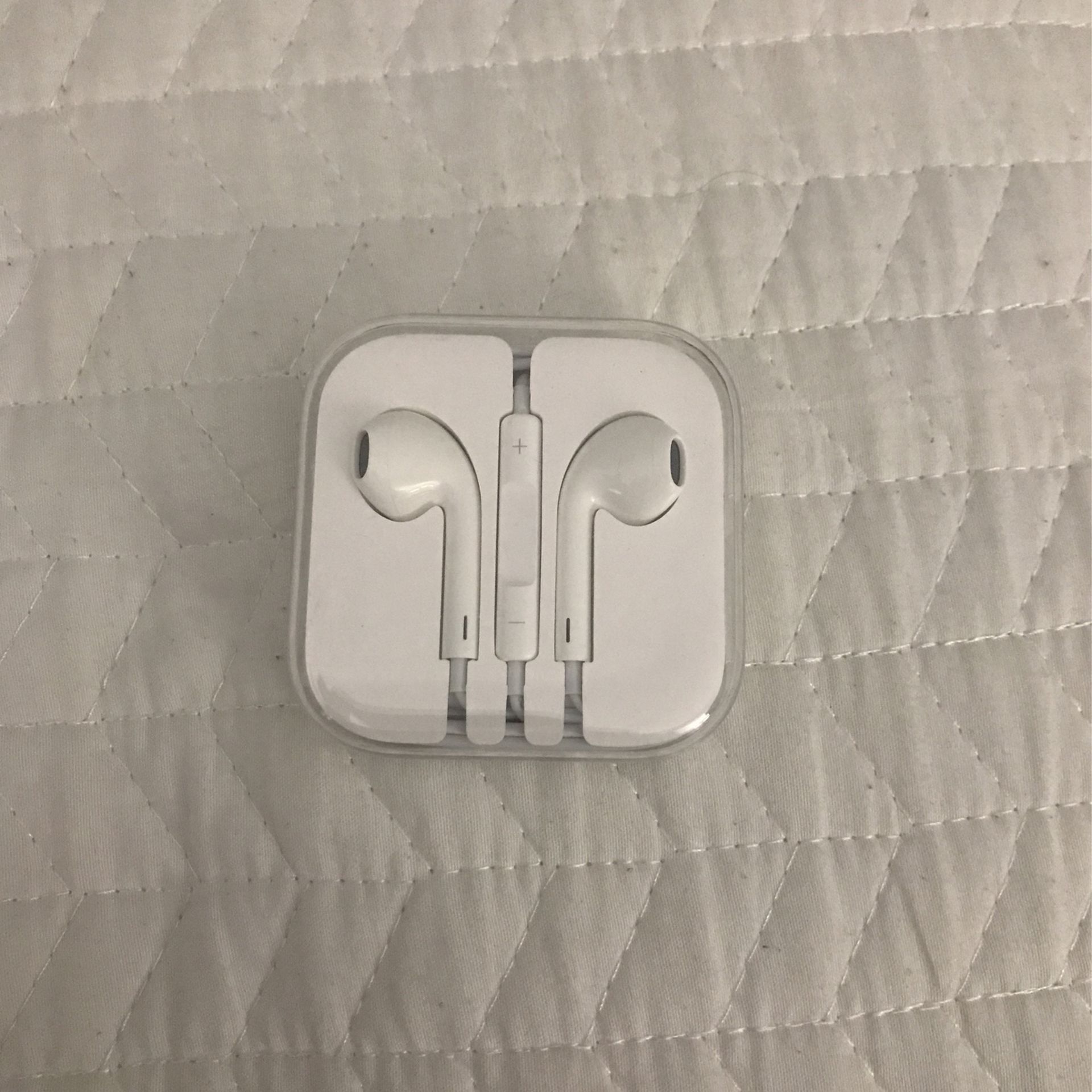 Brand New Apple Head Phones