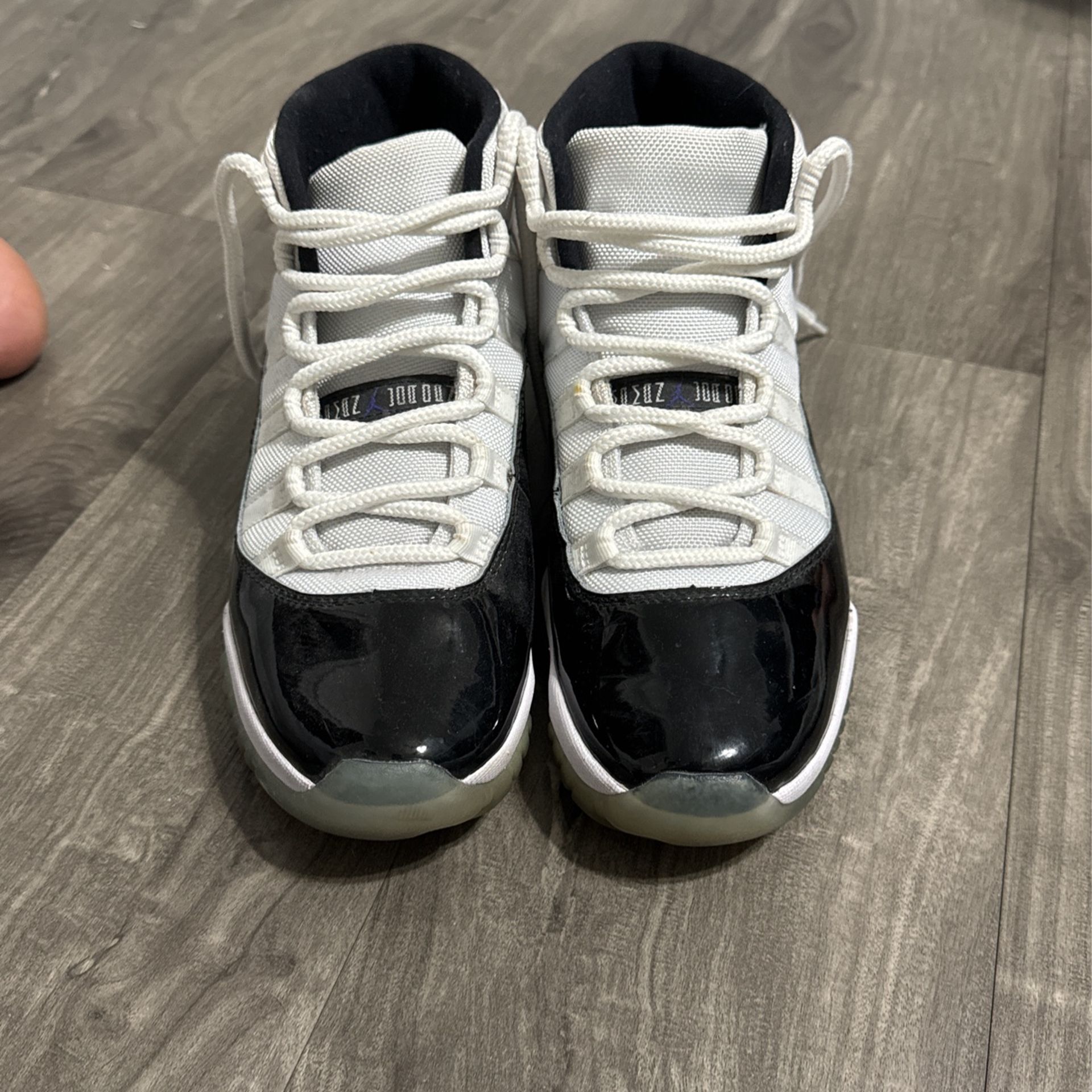 Jordan 11 Concords (Box Included)