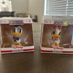 Disney Metalfigs Donald and Daisy Duck