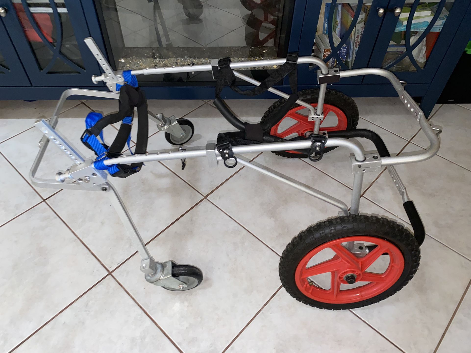 REDUCED Walkin’ Wheels Full Support/4-Wheel LARGE
