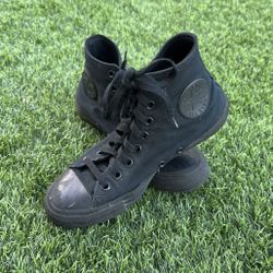 Chuck Taylor Allstar Converse Mens High Top size 7