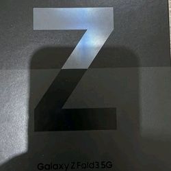 Samsung Galaxy Z Fold3 5G SM-F926B/DS - 512GB - Phantom Black (Unlocked)