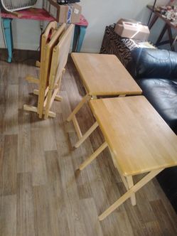 Tv tray set of 4 tables and stand