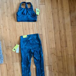 Women's All In Motion Leggings And Sportsbra XS $30 for Sale in  Philadelphia, PA - OfferUp