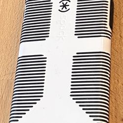 iPhone 7, 8, SE (2020) Case - Speck Slim with Extra Grip White/Black