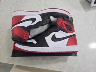 Jordan 1 Retro SATIN BLACK (womens) DS Size 12