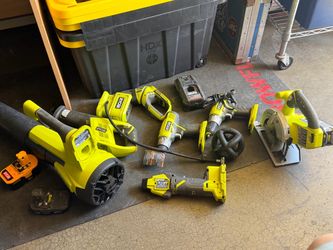 LOT OF TOOLS EVERYTHING WORKS