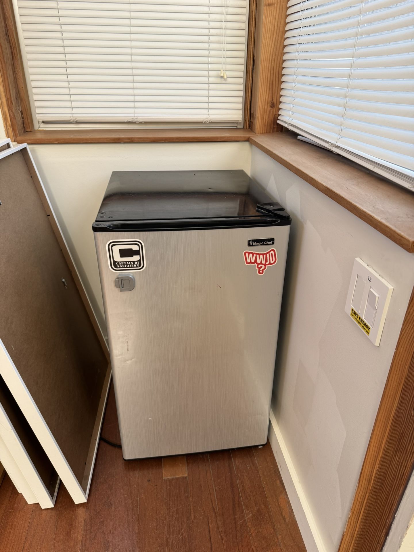 Mini fridge