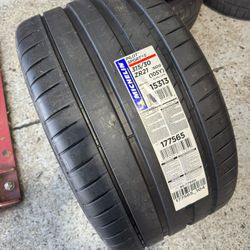 315/30/21 Michelin Pilot Sport 4s Available 