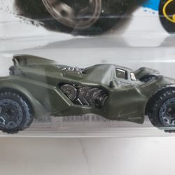 New - 2013 - Hotwheels - Batman - Arkansas Knight Batmobile