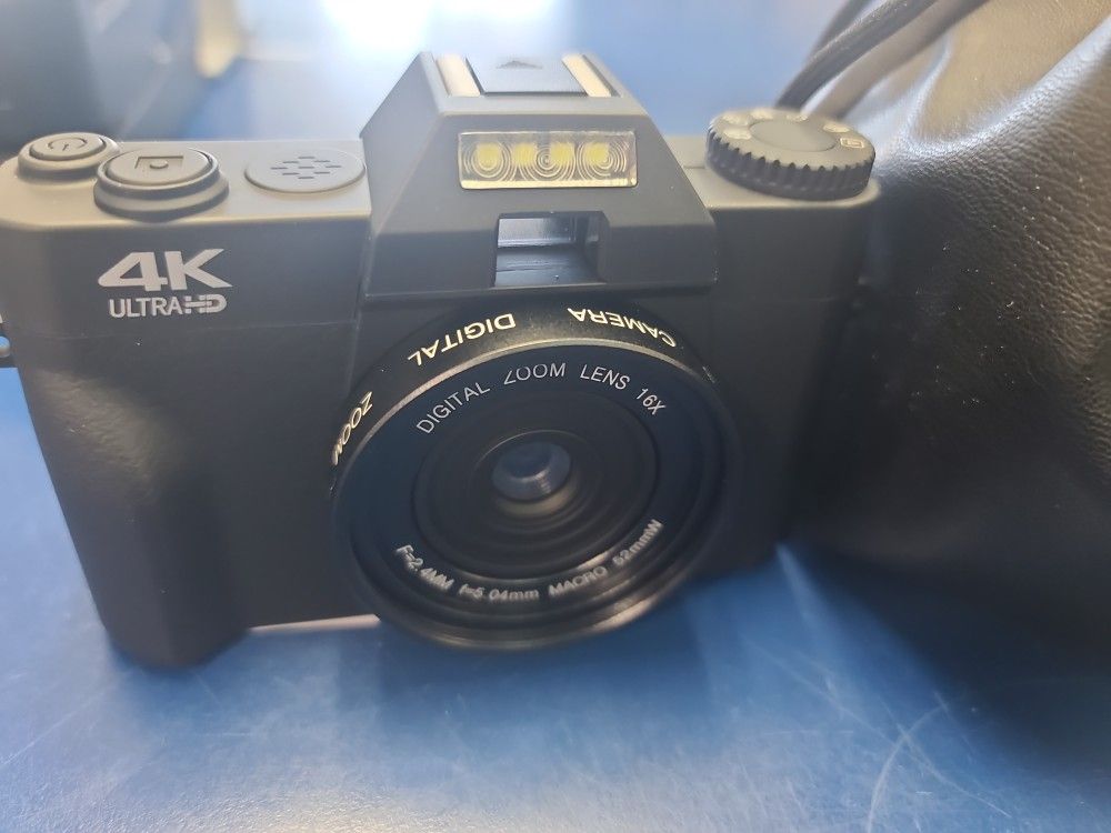 4k Digital Camera With Lens