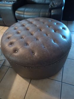 Otoman En Muy Buena Condicion Solo Por $200