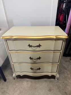 Vintage Permacraft French Provincial 3-Drawer Dresser – Cream & Gold