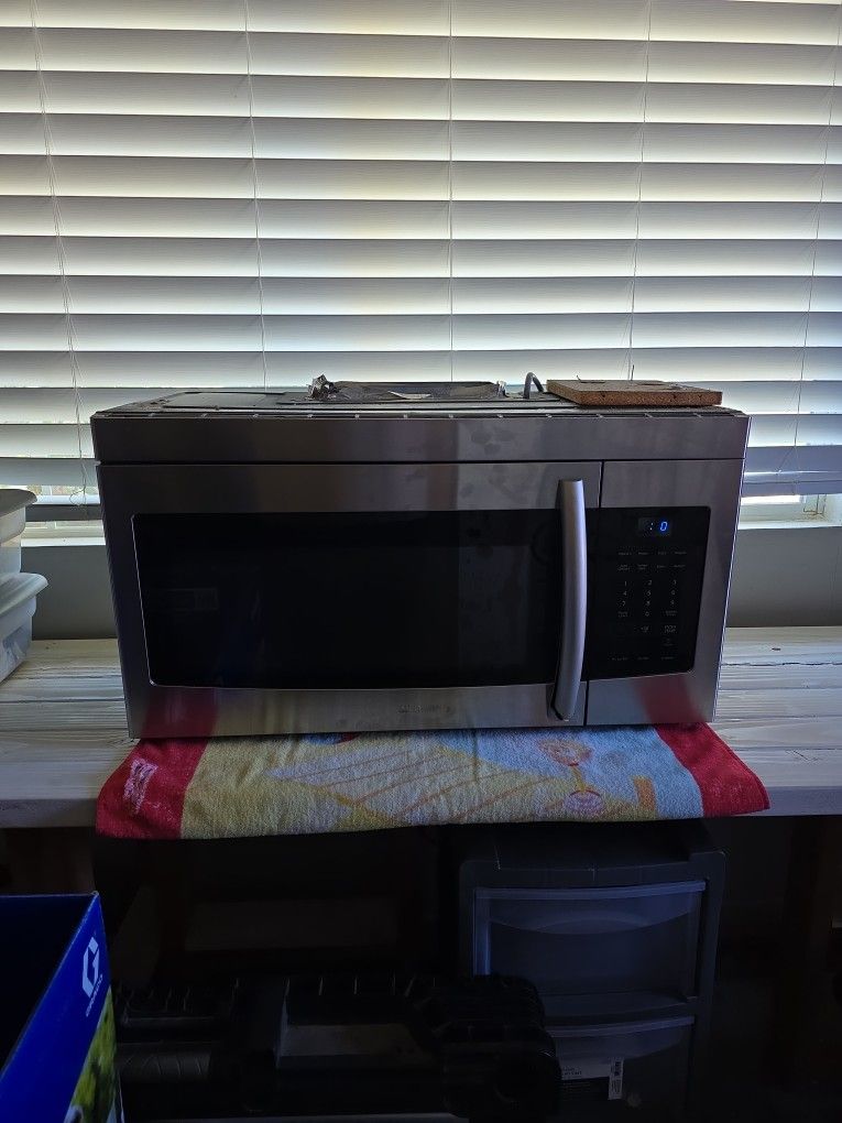 $300 OBO Over The Stove Samsung Stainless Steel Microwave, Used 