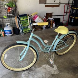 Women’s Beach cruiser fixed gear. 